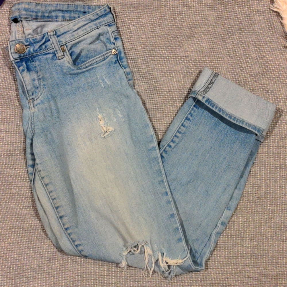 Size 6 comfy distressed jeans